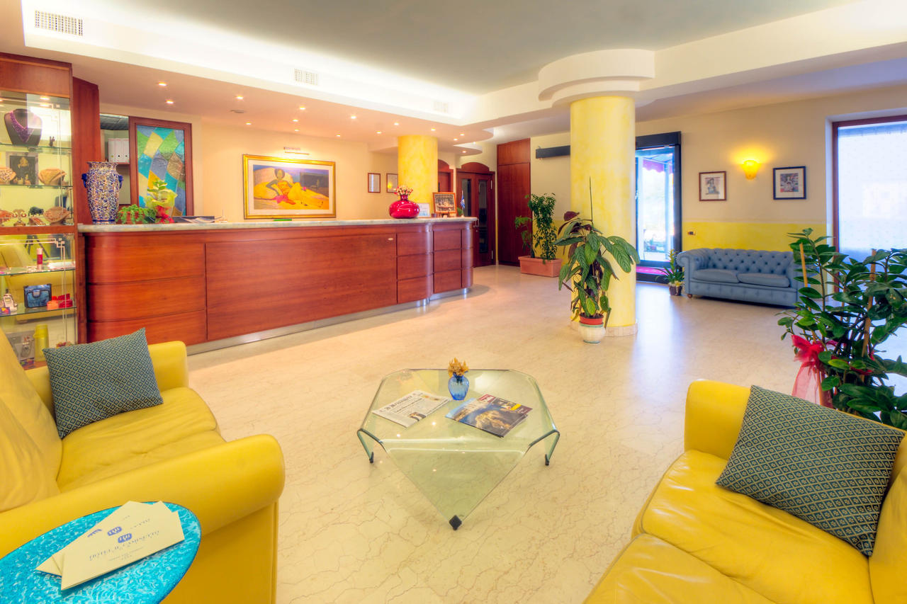 Hotel Il Caminetto Porto San Giorgio Esterno foto