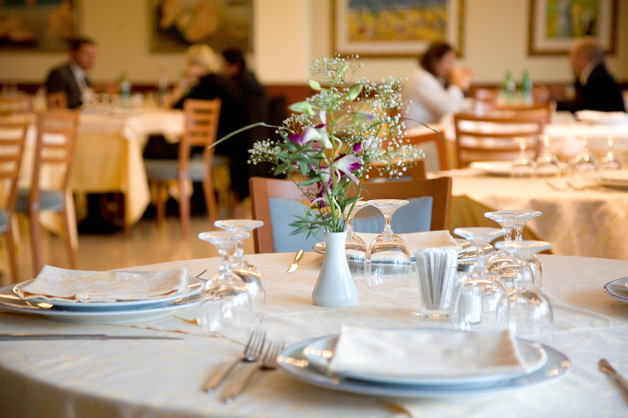 Hotel Il Caminetto Porto San Giorgio Esterno foto